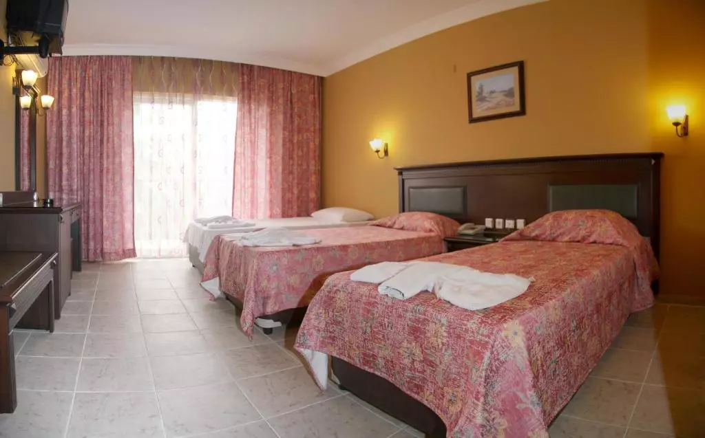 کلاب دورادو مارماریس